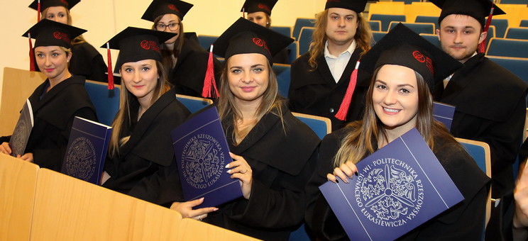 Graduacje absolwentów Politechniki Rzeszowskiej