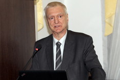 [VIDEO, FOTO] Rektor PRz uhonorowany złotym medalem Akademii Polskiego Sukcesu