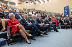 Uczestnicy konferencji, w pierwszym rzędzie od lewej: K. Skowrońska, prof. S. Czopek, prof. J. Sęp, S. Fundakowski,