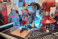 Wizyta studentów Wydziału Budowy Maszyn i Lotnictwa w firmie Fronius Polska