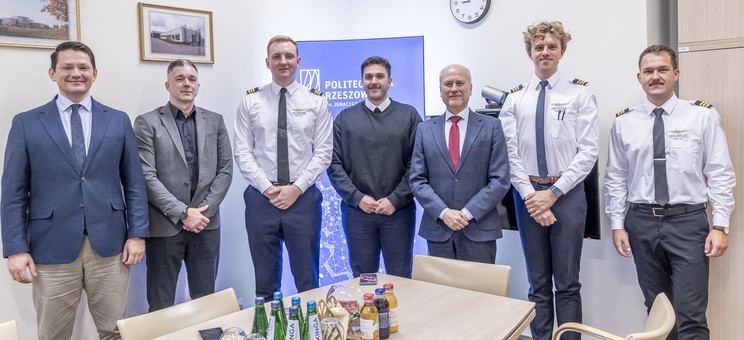 Zespół Reprezentacyjny Ośrodka Kształcenia Lotniczego Politechniki Rzeszowskiej – OKL PRz Demo Team,