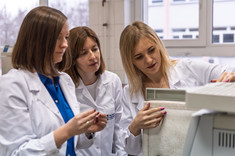 Od lewej: dr inż. S. Ziembowicz, dr M. Zdeb, prof. PRz M. Kida,